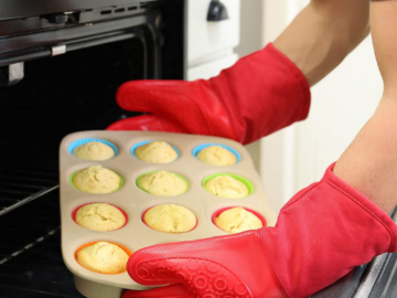 Save $2 on HomWe Oven Mitts from $10.97 (Reg. $12.97+)