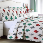 Holly-Jolly Quilt Set Deals