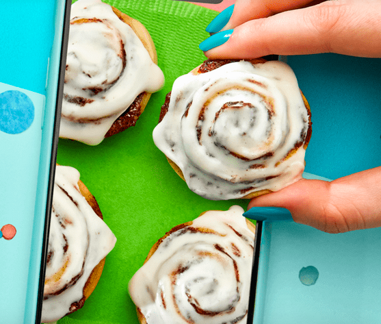 Cinnabon: Free 4-Count Cinnabon BonBites!