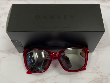 Oakley Women’s Drop In Sunglasses only $54 shipped (Reg. $95!)