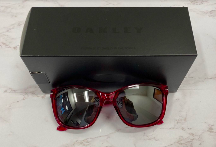 Oakley Women’s Drop In Sunglasses only $54 shipped (Reg. $95!)