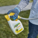 Scotts Liquid Turf Builder with Plus 2 Weed and Feed attaches to hose! $10.69 (Reg. $20.99) – FAB Ratings! | Covers up to 6,000 sq. ft.