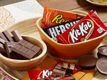 20 Full Size Hershey’s, Kit Kat and Reese’s Variety Bag $15.99 (Reg. $22) | $0.80 each!