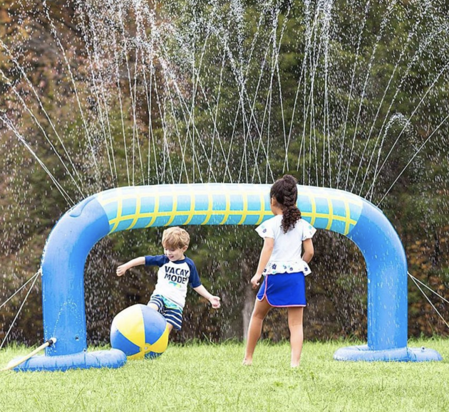 HearthSong Volleyball Sprinkler for just $27.59 + shipping! (Reg. $70)