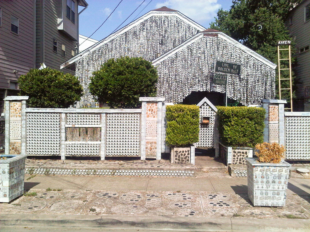 Beer-Can-House-Houston-Texas-Big