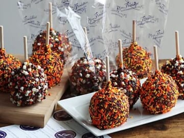 Mrs. Prindable’s Fall Decorated Caramel Apples $24.98 (Reg. $50)