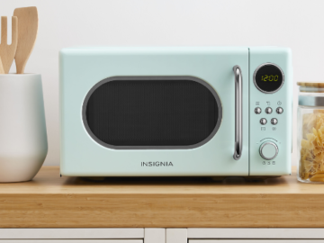 BestBuy Black Friday: Insignia 0.7 Cu. Ft. Retro Compact Microwave $59.99 Shipped Free (Reg. $90) – 2 Colors!