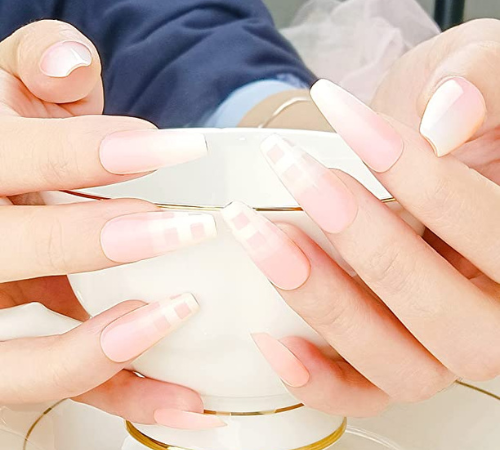 Have your nails done to a salon-quality polish in 5 minutes or less in the comfort of your own home with 70% OFF new acrylic fake nail kit!! Under $5, NO MORE SALON TRIPS