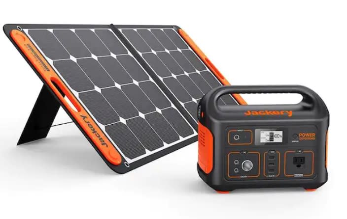 Jackery Power Stations & Solar Panels at Lowe's: Up to $600 off + free shipping