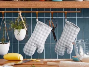 KitchenAid Gingham Cotton Oven Mitt Set