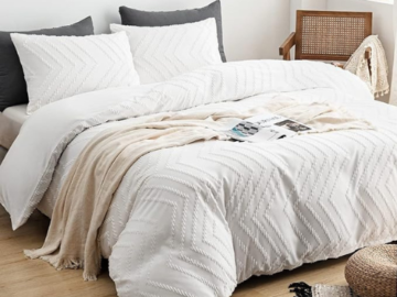 Experience the comfort of soft and durable microfiber material for a good night’s sleep with this Boho Duvet Cover Set as low as $19.99 After Code (Reg. $39.99+) + Free Shipping