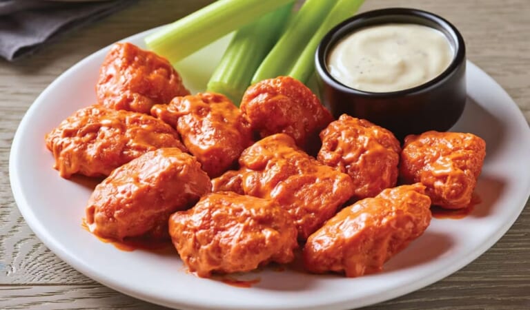 Applebee's 20 Boneless Wings: Free w/ $40 purchase